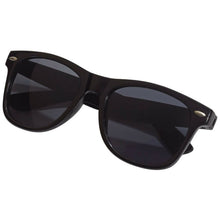 Laden Sie das Bild in den Galerie-Viewer, Sonnenbrille Pilotenbrille Retro Nerd Horn Party Brille Schwarz UV Schutz
