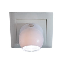 Laden Sie das Bild in den Galerie-Viewer, LED Nachtlicht Steckdose Sensor 360° Nachtlampe Dämmerungssensor Notlicht 1W
