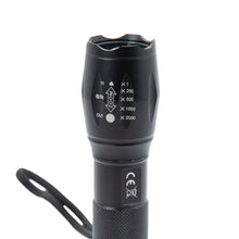 Laden Sie das Bild in den Galerie-Viewer, Taschenlampe LED Strahler Superbeam Flashlight SOS Taktische Lampe IP44 Leuchte
